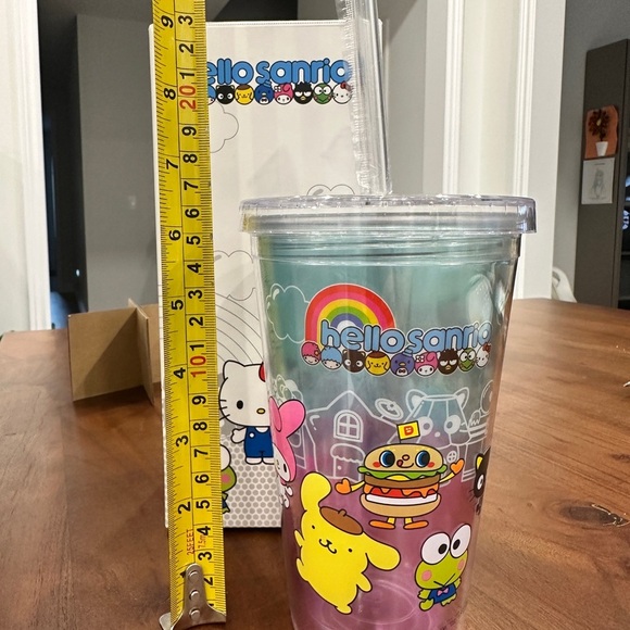 2017 Sanrio Hello Kitty Tumbler - Picture 4 of 4